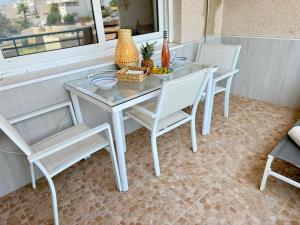 Apartamento con vistas al mar y piscina en Benalmadena