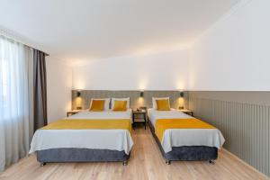 Family Room with Balcony room in Lemon Hotel
