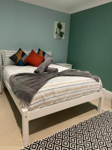 1-Bed - Sleeps 4 - Free Parking