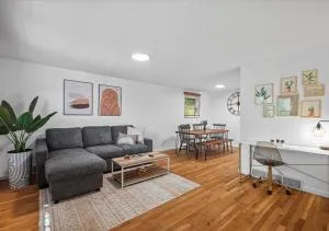 Stylish House near Frick Park - West Homestead