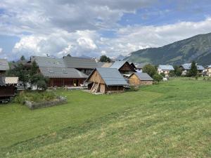 Chalets La Ferme du Soleil : photos des chambres