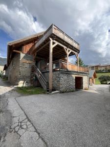 Chalets La Ferme du Soleil : photos des chambres
