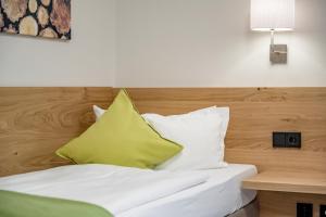 Standard Single Room with Balcony room in Ruhpoldinger Hof