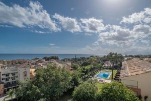 Charming Apartment with Sea Views