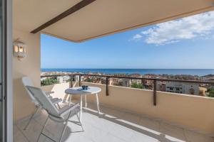 Charming Apartment with Sea Views