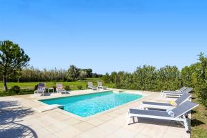 Villa Les Juliannes by Villa Plus