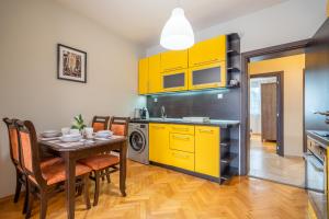Pirotska 2-Bedroom 100m2 Apartment in Sofia Center