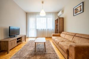 Pirotska 2-Bedroom 100m2 Apartment in Sofia Center