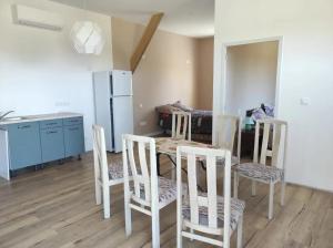Maisons de vacances Maison charmante a Campsas avec terrasse et jardin : photos des chambres