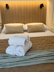 Golden Olive Boutique Studio Apartment with Private Parking