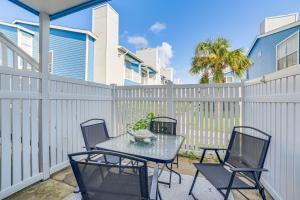quarter Mi to Seawall Relaxing Galveston Condo!