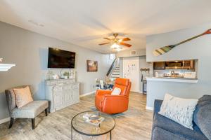 quarter Mi to Seawall Relaxing Galveston Condo!