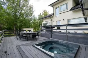 Villa Gaia! - Luxury villa with jacuzzi and beach next to trainstation 10 minutes to Tampere city! 1,5 hours to Helsinki - Urjala