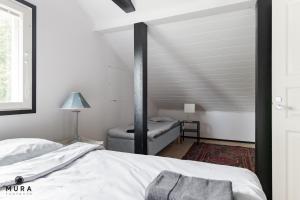 Villa Gaia! - Luxury villa with jacuzzi and beach close to trainstation 10 minutes from Tampere city! 1,5 hours to Helsinki