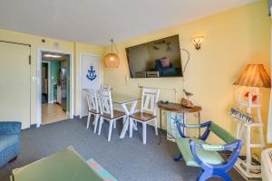 Myrtle Beach Oceanfront Condo with Pool and Lazy River