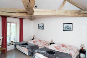 B&B / Chambres d'hotes La Ferme des 3 Suissesses : Chambre Familiale