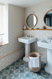 Maisons d'hotes Domaine les Bruyeres : Suite - Vue sur Jardin