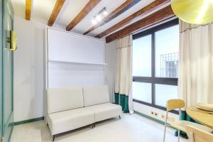 Refined and practical studio in historic center of Alicante