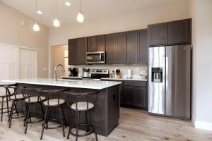 Altitude Adjustment - New Treehouse in Innsbrook