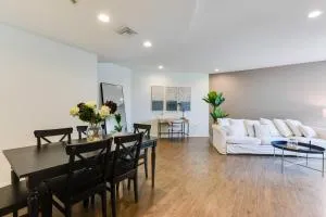 Lavish Living Lux Marina Views - Playa del Rey