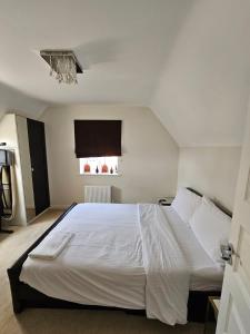 Mo home away from home Bedford