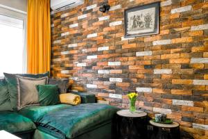 Compact Studio for Digital Nomads, Fast WiFi, AC