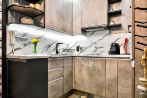 Compact Studio for Digital Nomads, Fast WiFi, AC