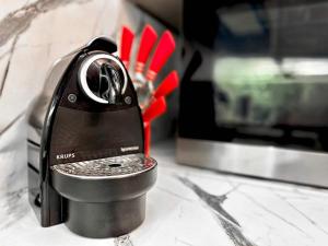 Compact Studio for Digital Nomads, Fast WiFi, AC