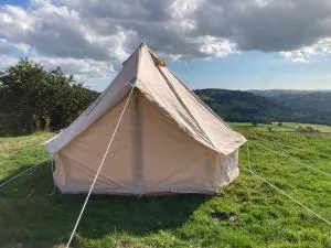 Fair View Bell Tent - Llangadwaladr