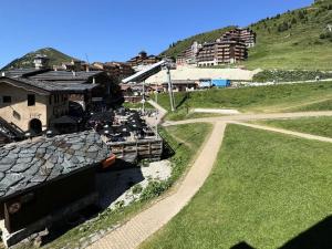 Résidence Pierre De Soleil - Studio cosy · Skis aux pieds MAE-3617