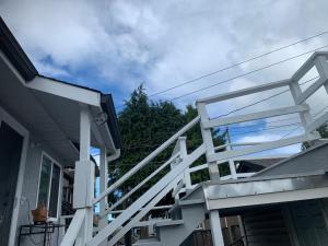 Exclusive Offer - A special deal ending soon!! Super Nice Location - Very close to YVR Airport and shopping center & easy transportation