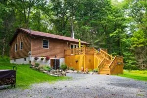 The Fern Hill Lodge Serenity on 20 Acres - Barryville