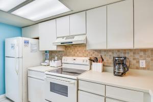 Water-View Balcony Breezy Orange Beach Condo!