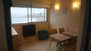 Apart Lena 3 amb Edificio Almería I con cochera frente a la playa