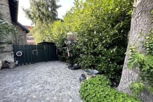 Luxurious, private, centrally-located Mansion