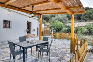 Villa Camesi - Quiet Escape with Stunning Views