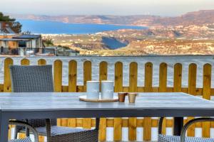 Villa Camesi - Quiet Escape with Stunning Views