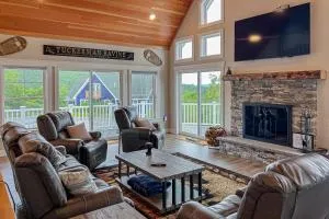 Hilltop Hideaway - Интервейл