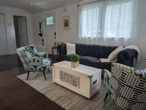 Tranquil Getaway Cottage in Charming, Bethel CT - Bridgewater