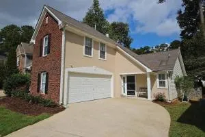 Peaceful Peachtree Villa - Newnan