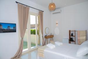 Adyton Mykonos Luxury Suites & Pools