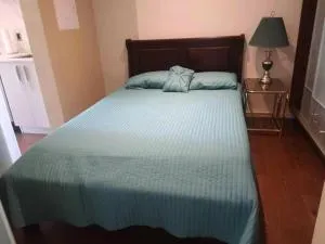 one bedroom - Oak Bay
