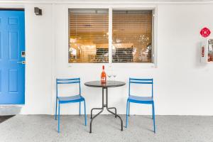 2 Mi to Dtwn Hollywood Vibrant Pet-Friendly Condo