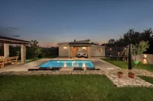 Family Holiday House Harriet - Loborika