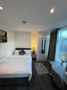 J&F property in Leeds - 帕德西