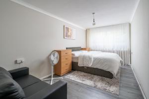 One-Bedroom Ground Floor Gem 15 Mins from Kings Cross