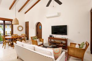 Las Catalinas Doorway