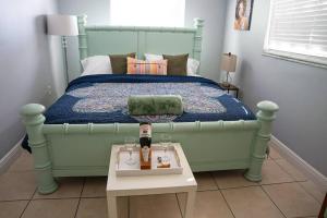 2 Spacious Units Near Clearwater Beach