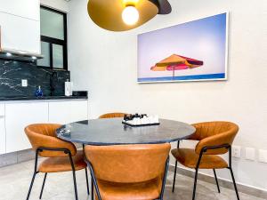 Best Studio at 5th Ave with Pool Gym Steps to Beach