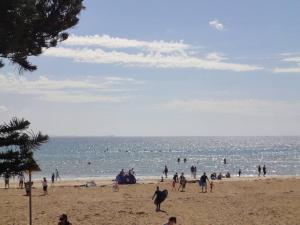 Special Art Deco Apartment and Spectacular Bay Views